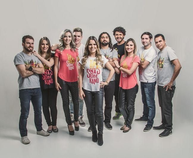 Foto de Diante do Trono 114