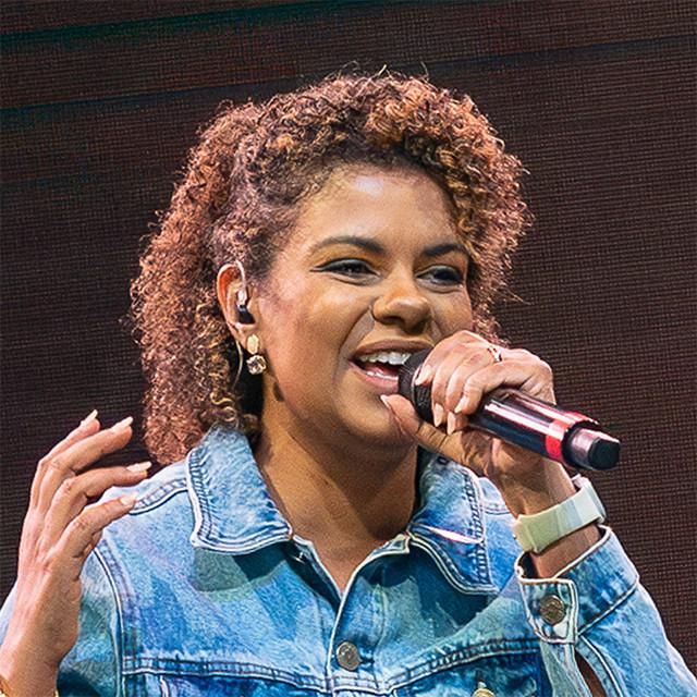 Foto de Nívea Soares 6