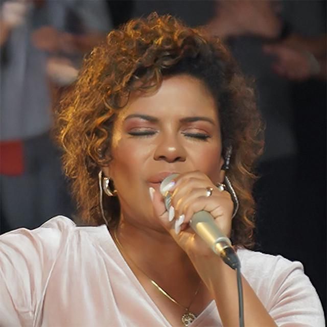 Foto de Nívea Soares 10
